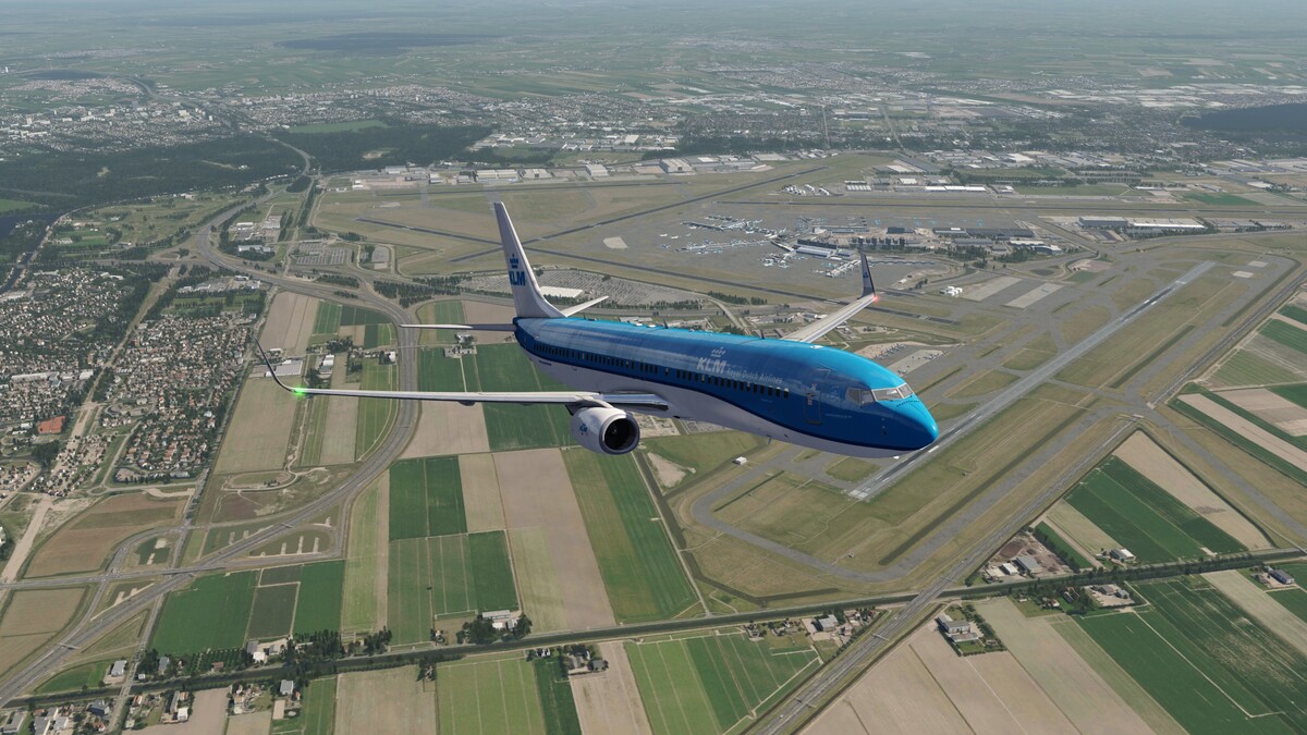Climbing out of Schiphol B737 - 900